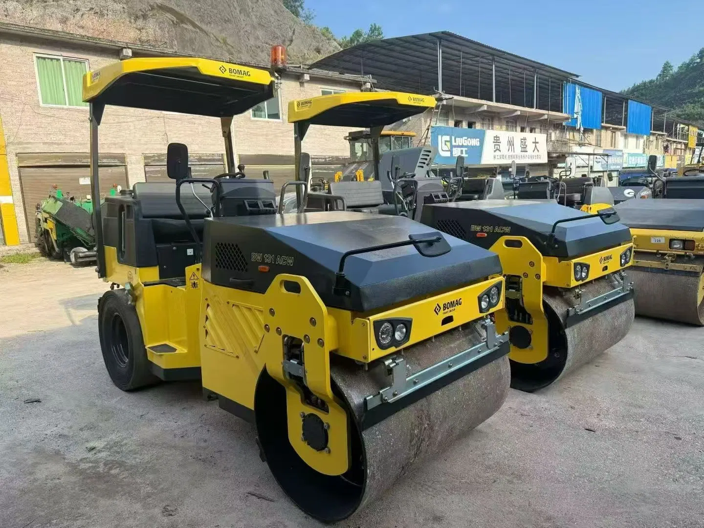 Ultra Compact Used Tandem Roller for Sidewalk and Pedestrian Path Paving