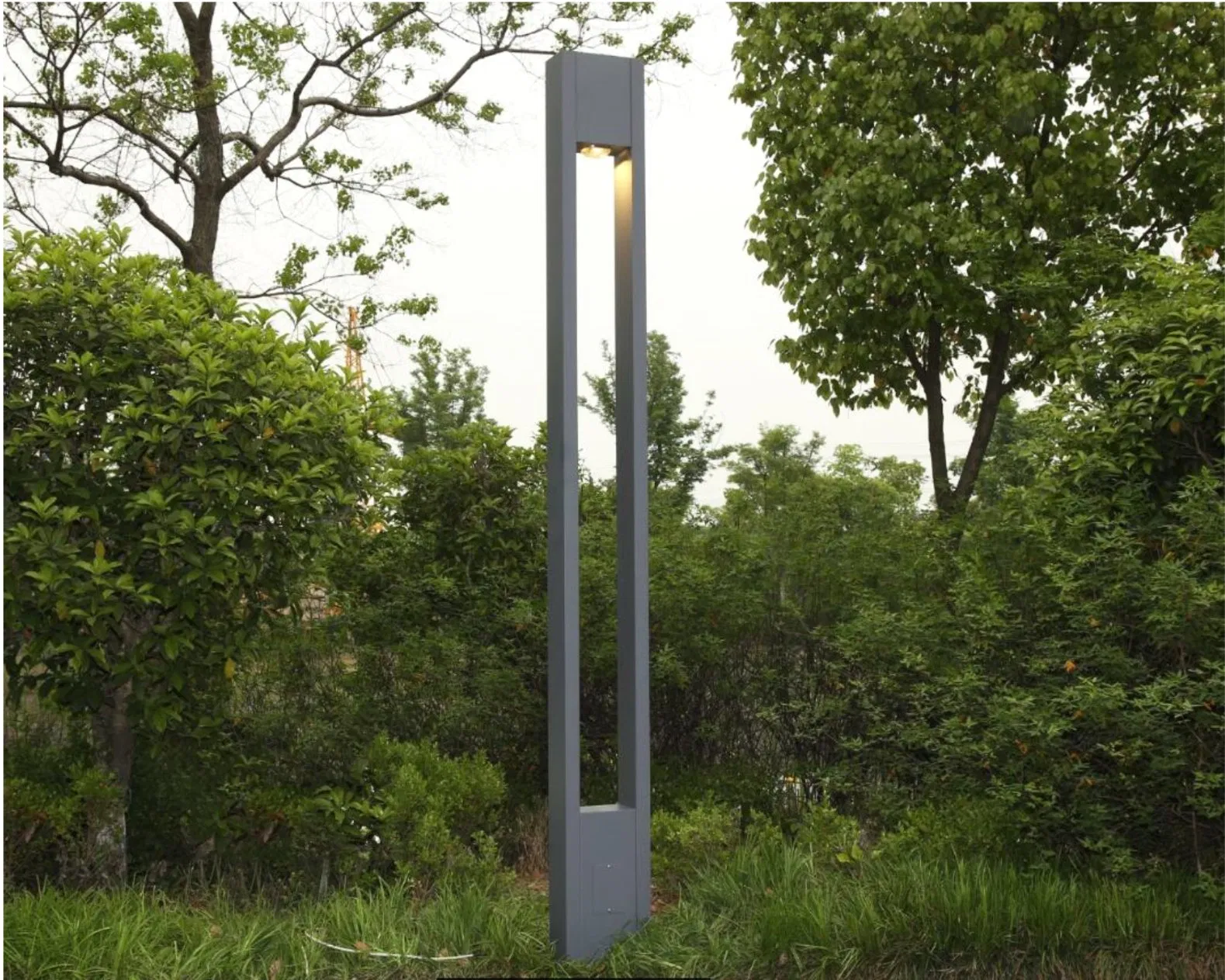 Smart Wireless Street Lighting System with Advanced Communication Modules