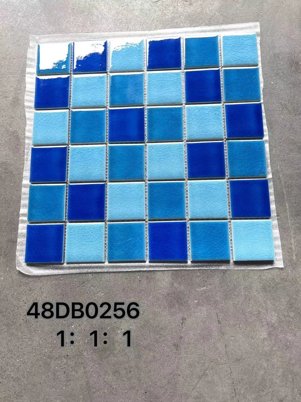 Decorative Mixed Color Single Ice Swimming Mosaic Tile Material