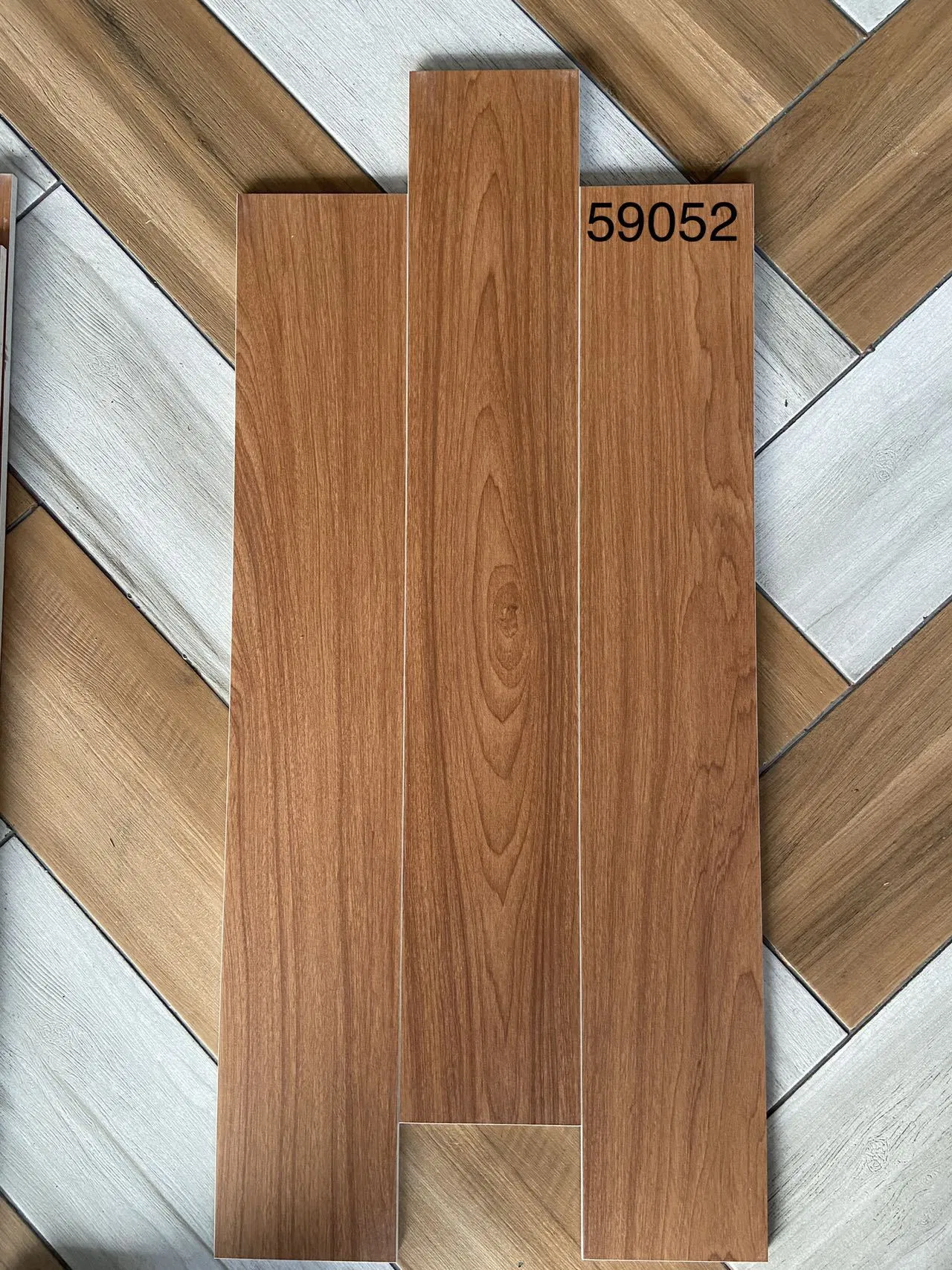Building Materials Glazed Ceramic &nbsp;Indoor Taggered Wood Tile Pattern for Floor