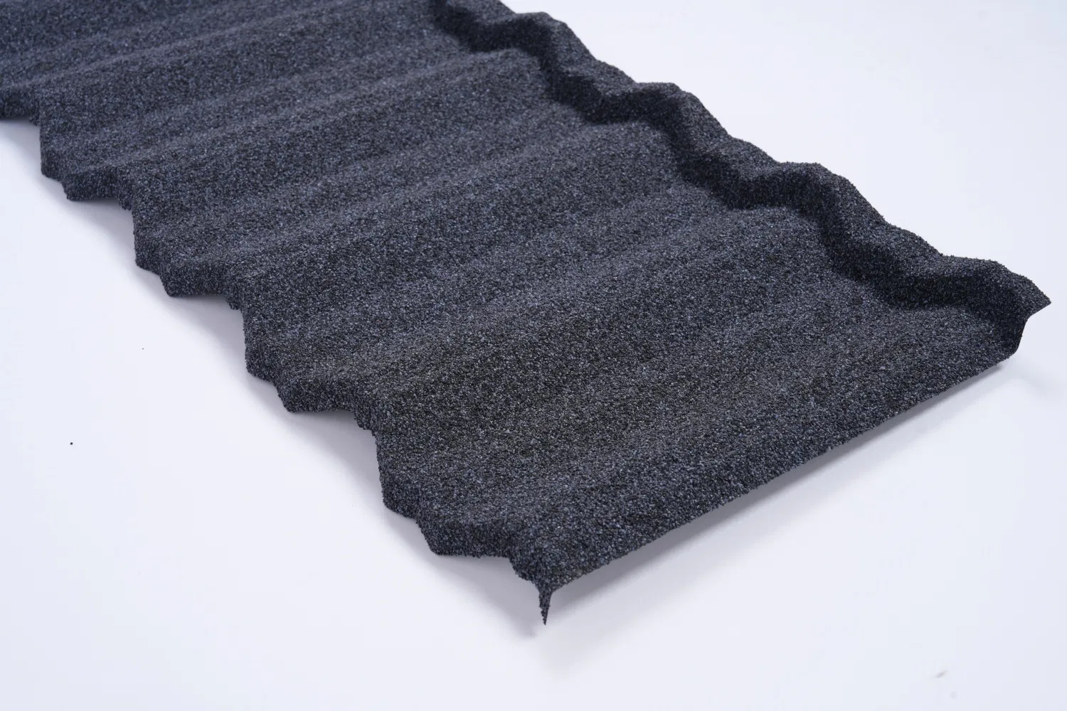 Classical Color Heat-Resistant Stone Coated Metal Roofing Tile with Lifespan of 50 Years for Tropical Climates