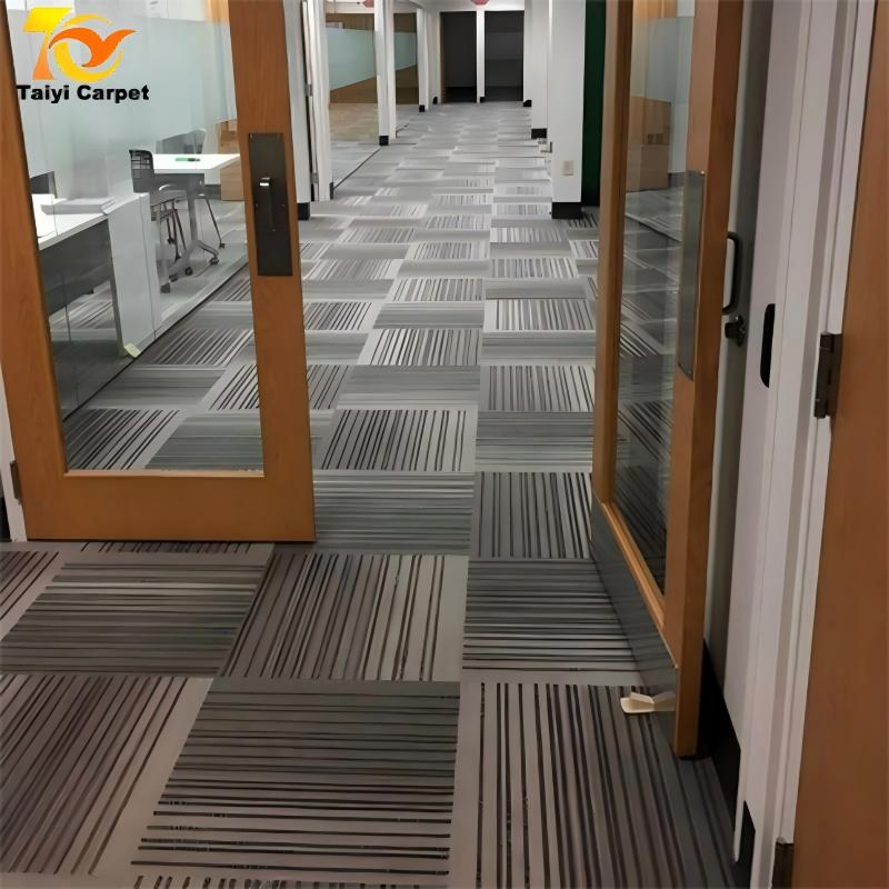 Commercial Office Space PVC Backed Loop Pile Engineering Modular Carpet Tile