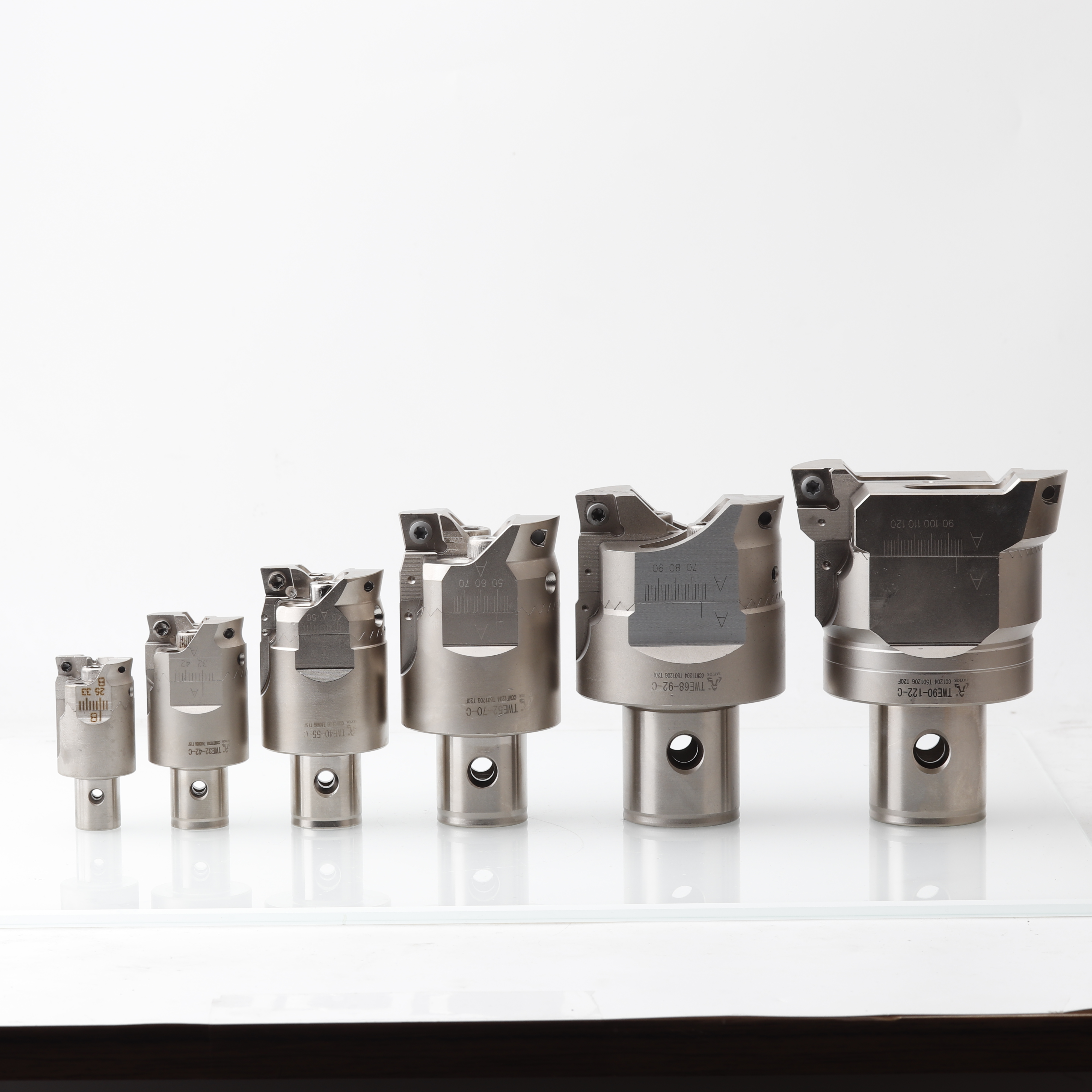 Double-edged Rough Boring Head Anti-Vibration Adjustable Boring Tool, 19-910mm Adjustment Range for Deep Hole Machining