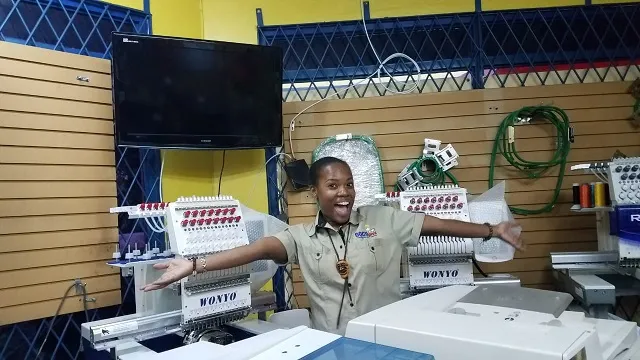 Single Head Cap and T-Shirt Type Flat Computerized Embroidery Machine