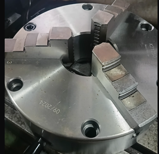 K11 Three-jaw Self-centering Chuck