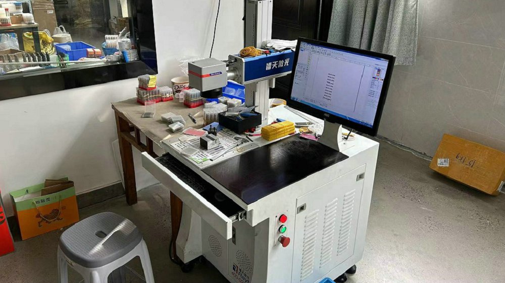 Laser marking machine for tool identification and traceability