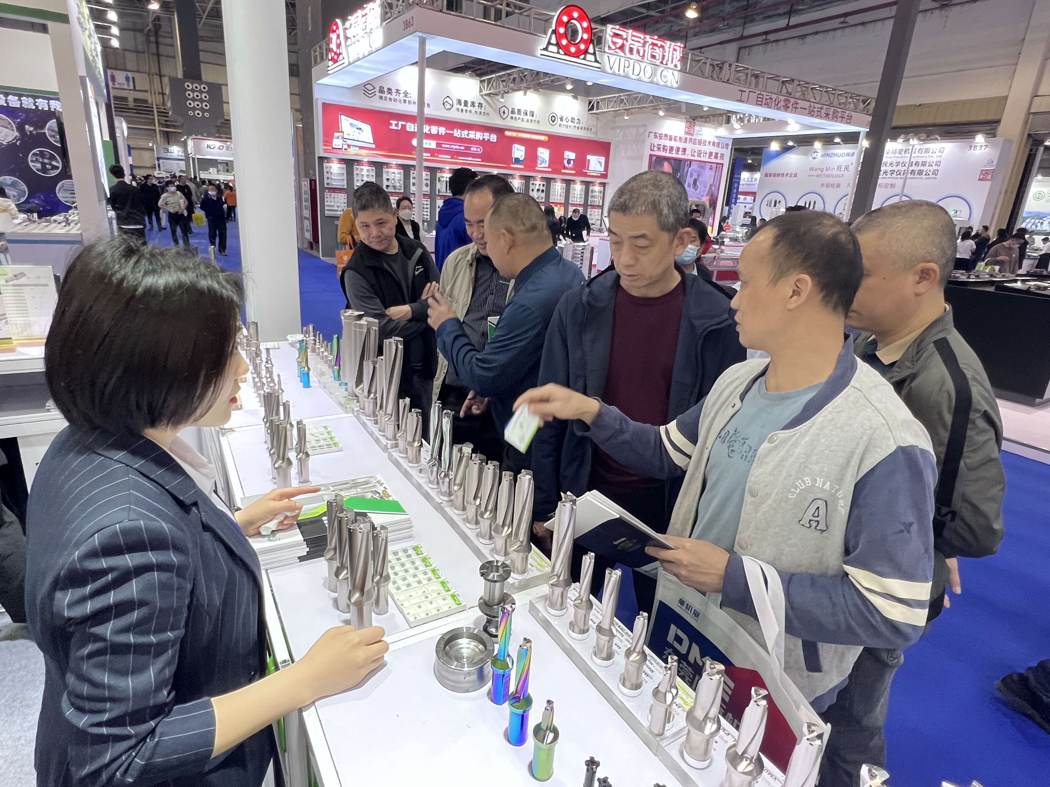 Exhibition Customer Consultation 1