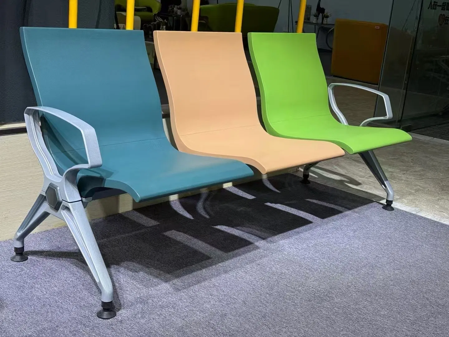 Elegant Aluminum Seating for Train Station Waiting Areas and Hospitals