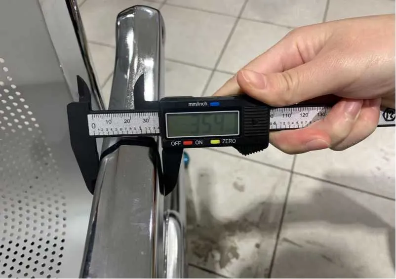 Armrest width 35.4mm