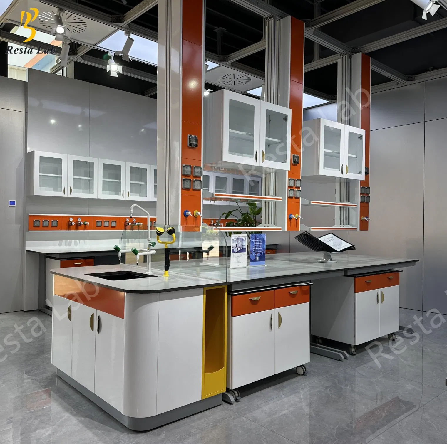 Robust Steel Laboratory Table Furniture for Physical and Chemical Labs Supplier