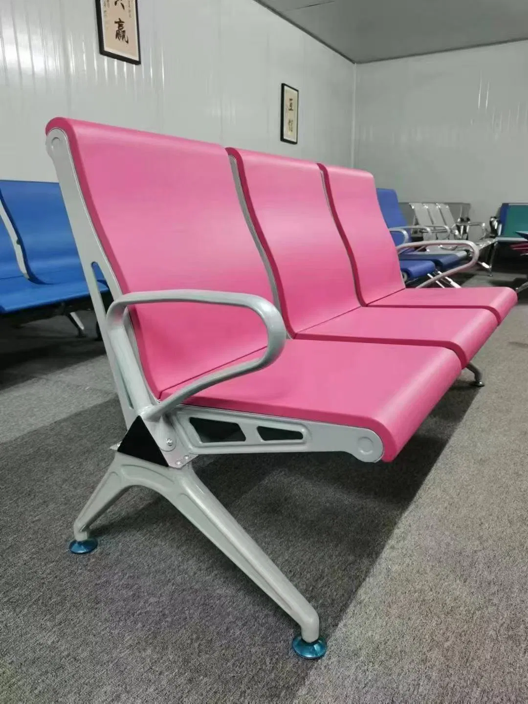 Elegant Aluminum Seating for Train Station Waiting Areas and Hospitals