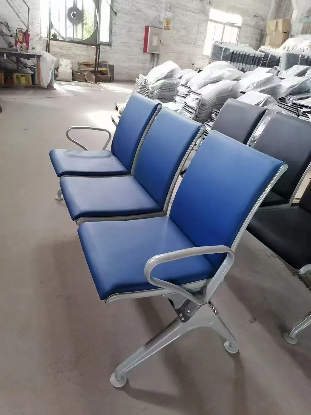 Elegant Aluminum Seating for Train Station Waiting Areas and Hospitals