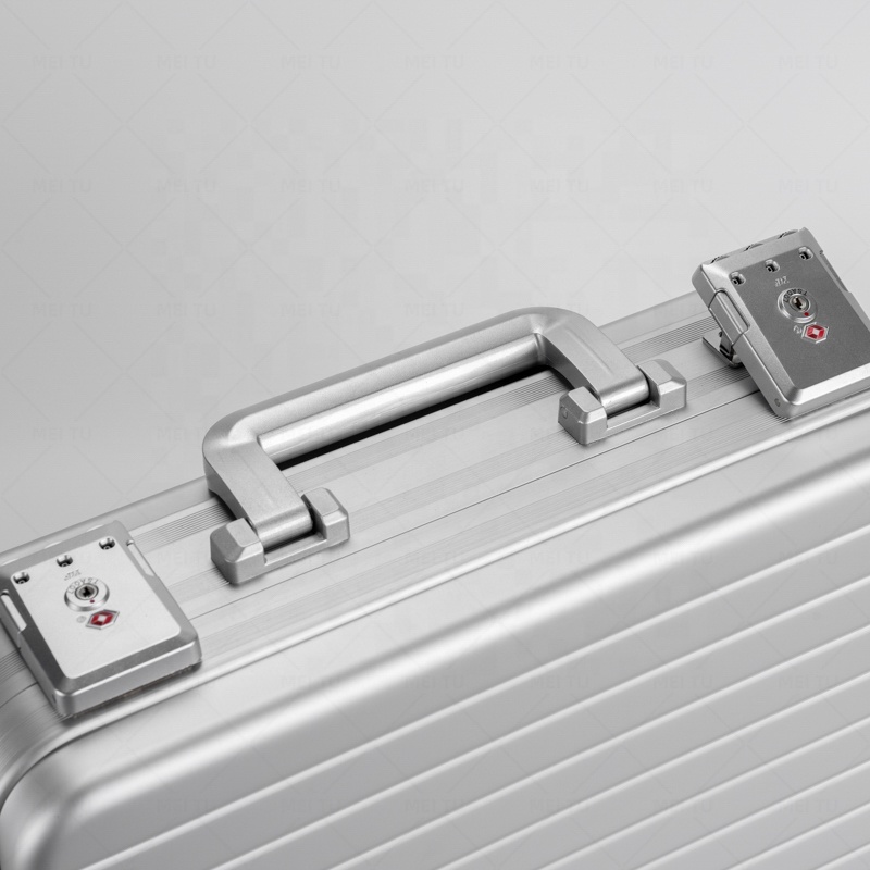 Factory Custom-made logo Metal Silver and Black Aluminum Men's Briefcase with Lock and Integrated Aluminum Alloy Structure