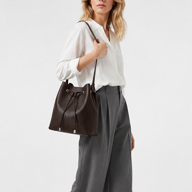 Genuine Leather Crossbody Bucket Bag for Women Drawstring Handbag Adjustable Strap Casual Shopping Lady Shoulder Bag Supplier