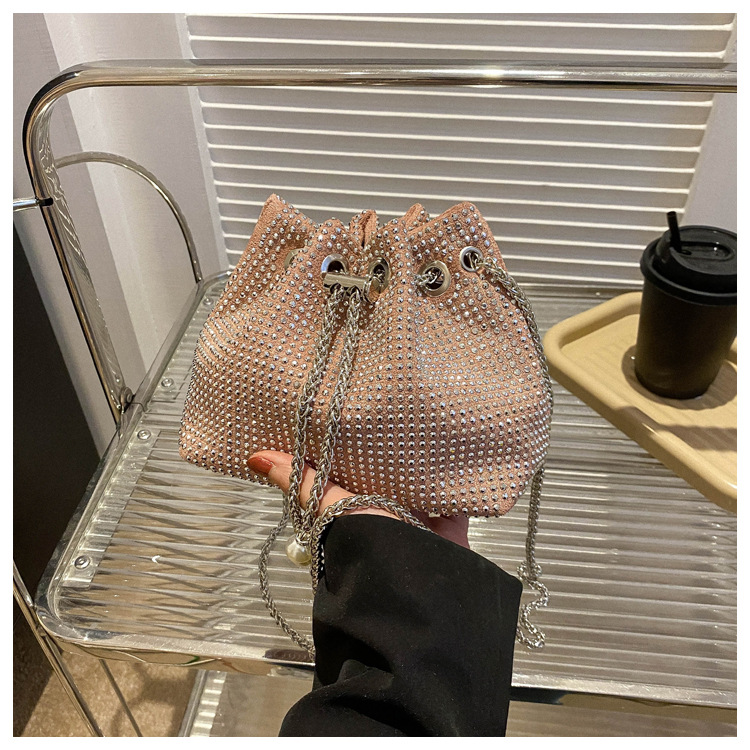 2026 New Best-Selling Women's Diamond-Studded Shiny Water &amp; Full Diamond Bucket Crossbody Bag with High-End Chain