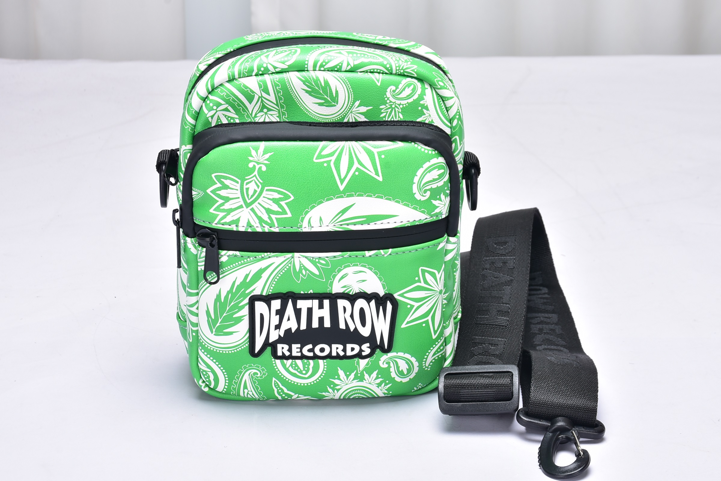 Custom Smell Proof Crossbody Bag RAW Style Odor Resistant Sling Shoulder Bag For Streetwear And Outdoor Use