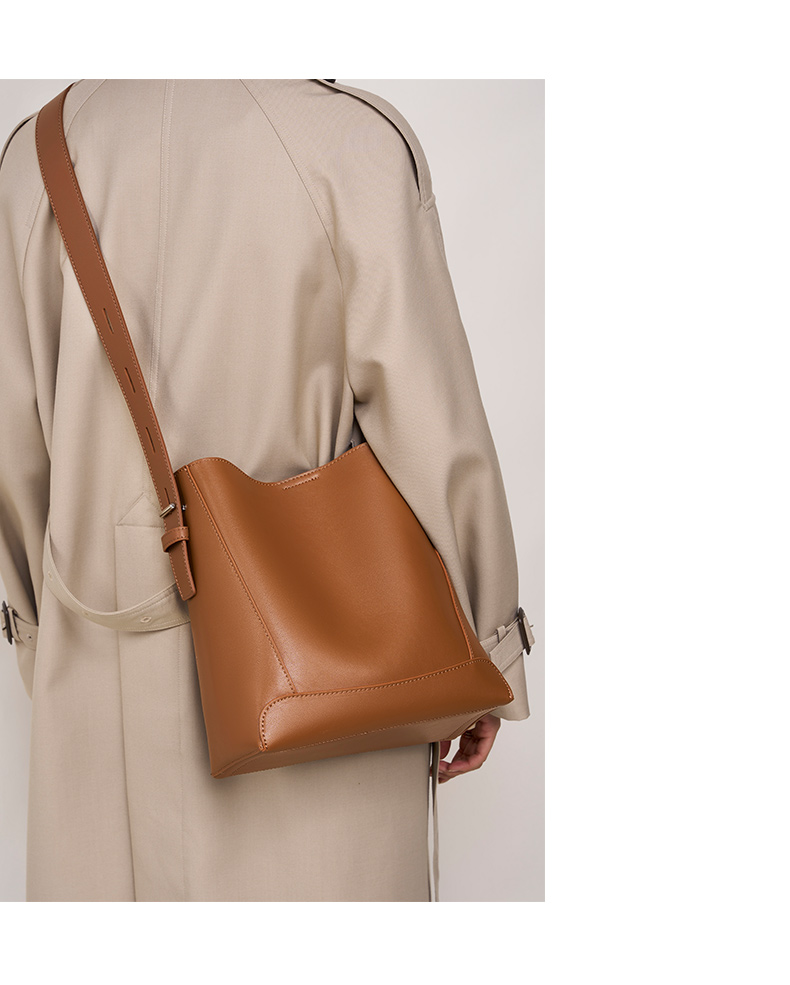 Genuine Leather Bucket Bag Showcase 13