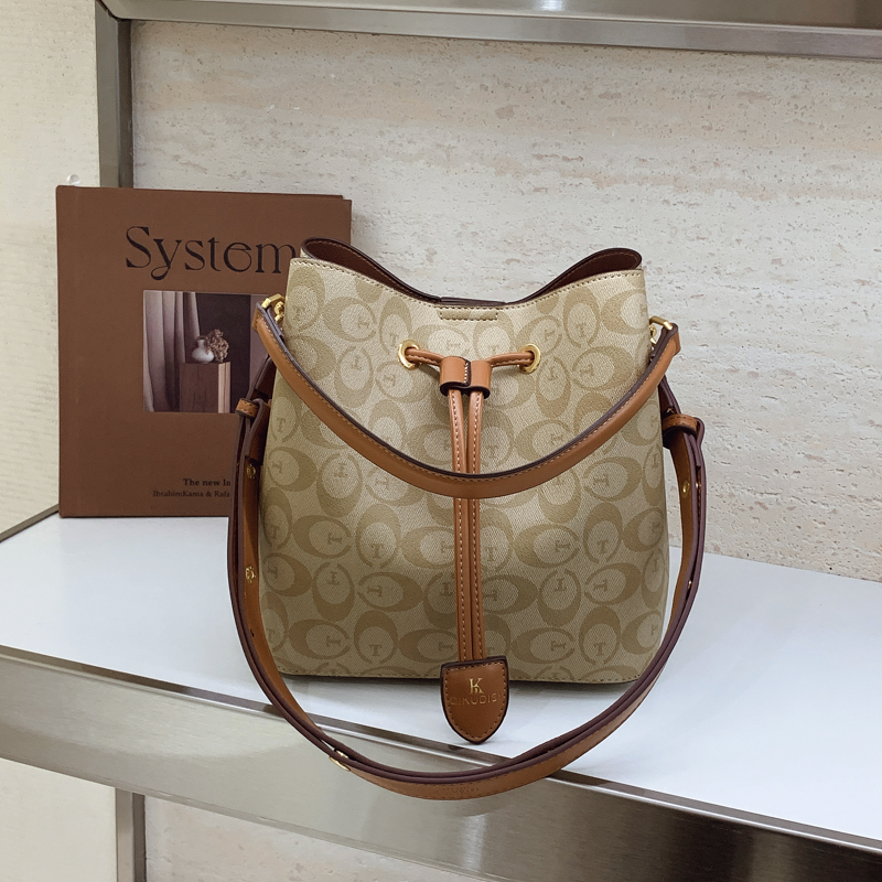 2025 Model Multi-functional Large-capacity Bucket Bag. Made of PU Material. Can Be Carried in Hand or Worn Across the Body.1070