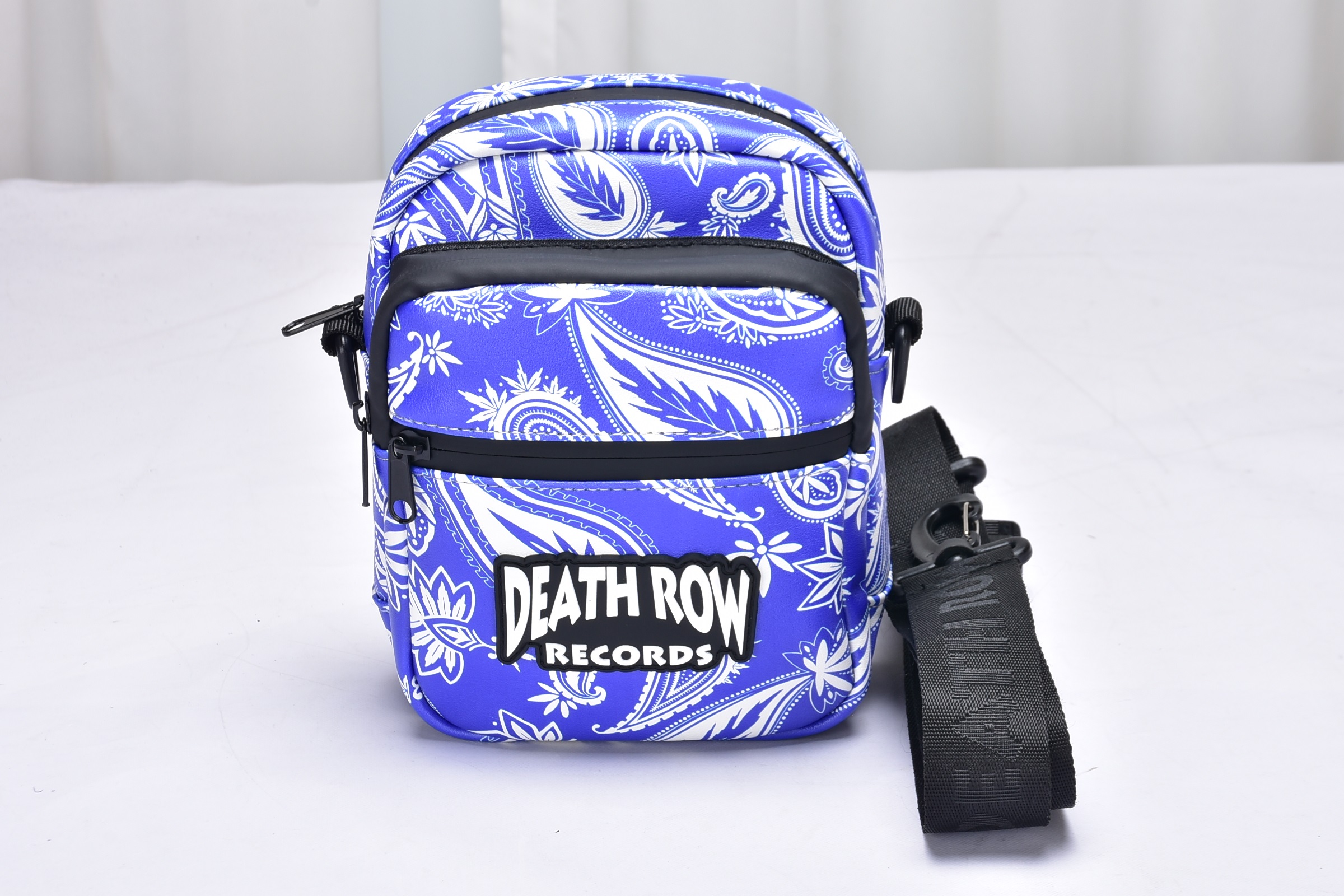 Custom Smell Proof Crossbody Bag RAW Style Odor Resistant Sling Shoulder Bag For Streetwear And Outdoor Use