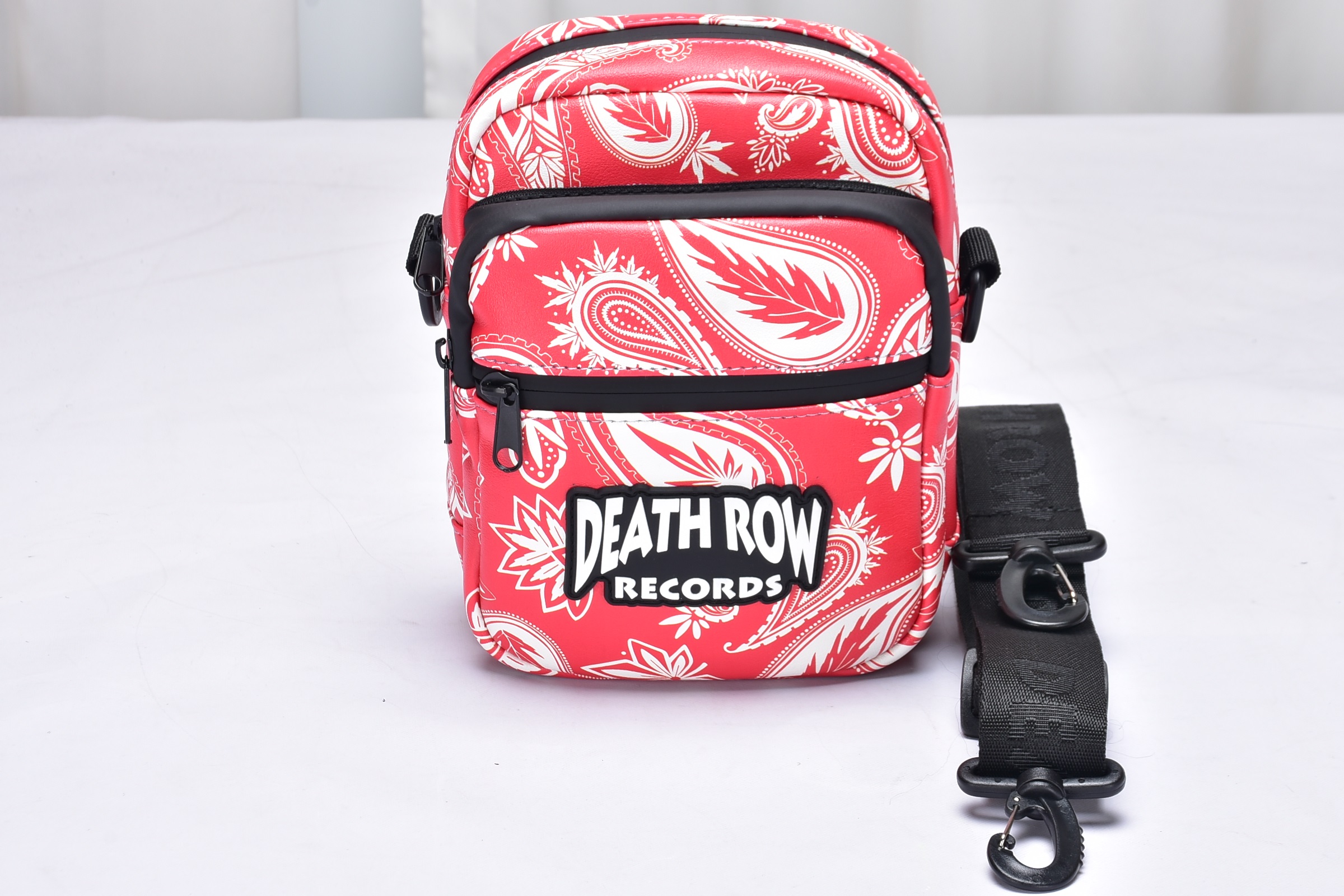Custom Smell Proof Crossbody Bag RAW Style Odor Resistant Sling Shoulder Bag For Streetwear And Outdoor Use