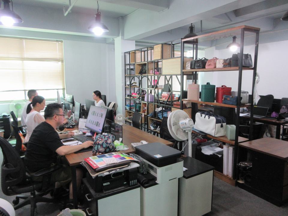 Hebei Ripped Fashion Co. Ltd - Professional Fashion Bag Manufacturer in China