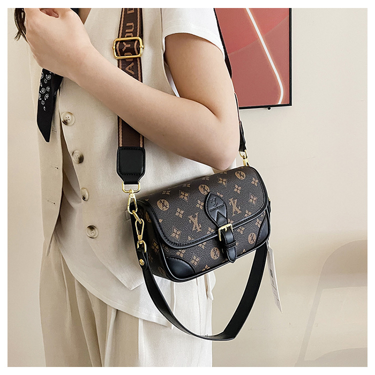 Fashion bag detail 17