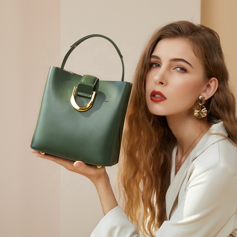 Trendy Cowhide Leather Handbags for Women Luxury Minimalist Crossbody Bucket Bag with Gold Hardware Lock Female Shoulder Tote
