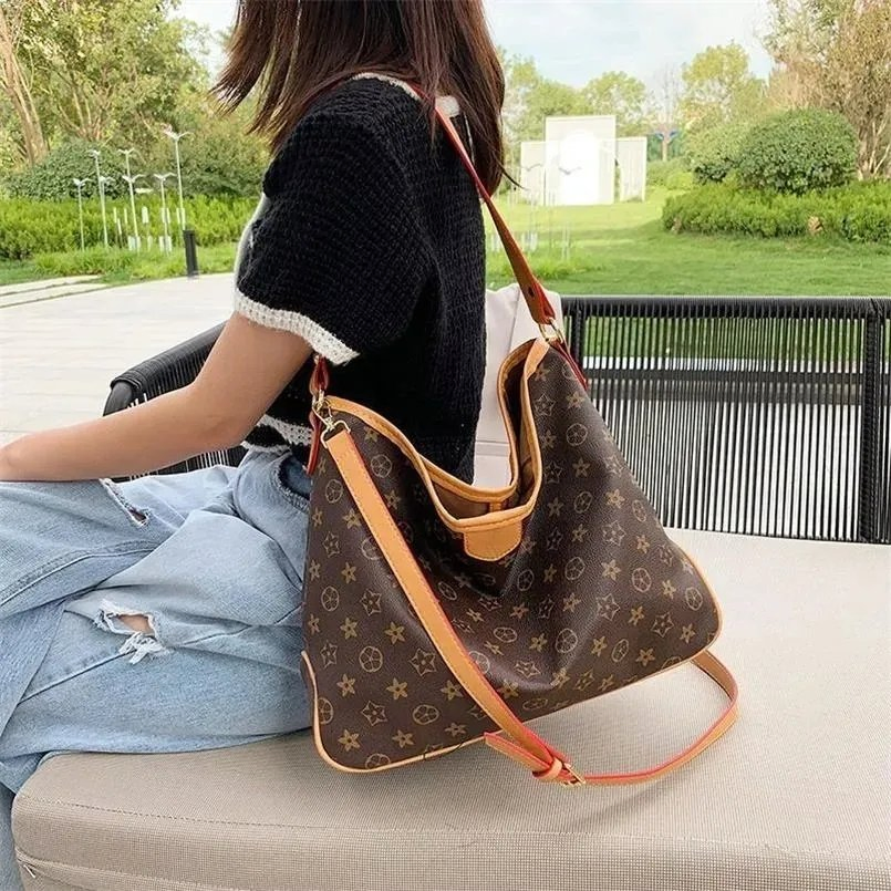 2025 Designers Women Tote Bag Luxurys Handbags Famous Classic Bags Ladies Hand Bag Large Monograms PU Shoulder Clutch