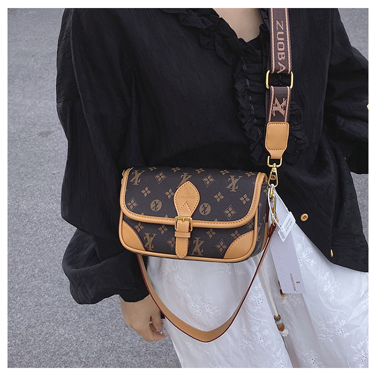 Fashion bag detail 30