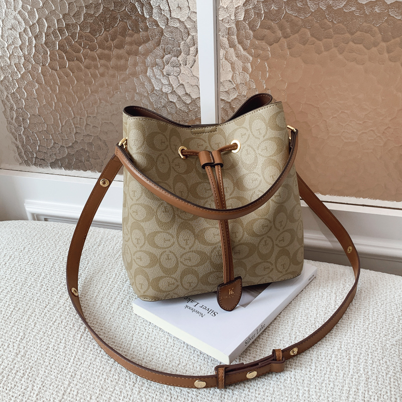 2025 Model Multi-functional Large-capacity Bucket Bag. Made of PU Material. Can Be Carried in Hand or Worn Across the Body.1070