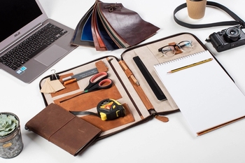 Luxury Custom PU Leather Briefcase for Women and Men Soft Travel Organizer Table Electronic Bag