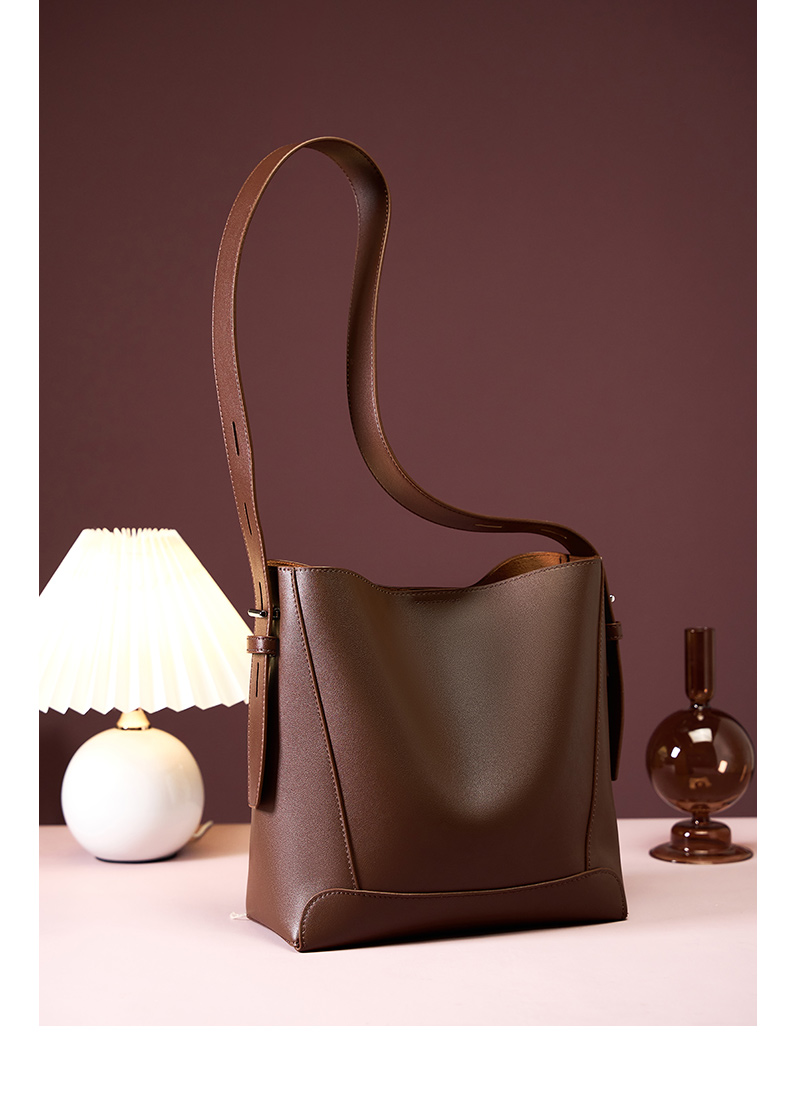 Genuine Leather Bucket Bag Showcase 16