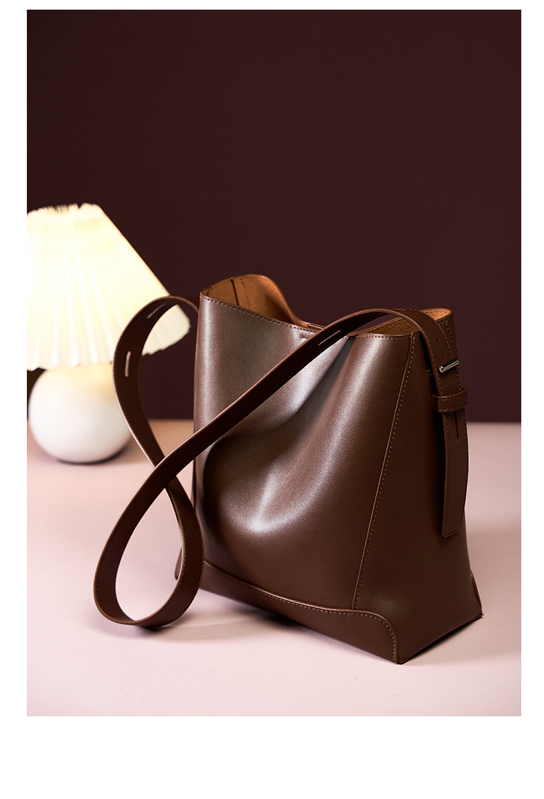 Genuine Leather Bucket Bag Showcase 17