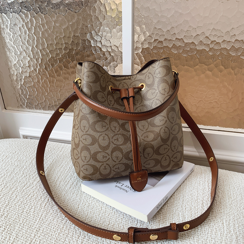 2025 Model Multi-functional Large-capacity Bucket Bag. Made of PU Material. Can Be Carried in Hand or Worn Across the Body.1070
