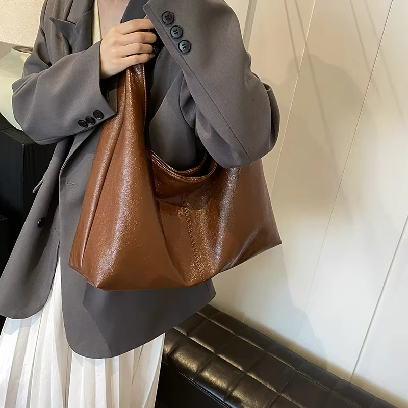 Designer Fashion Large Capacity PU Leather Underarm Hobo Bags for Women 2024 New Trend Water Resistant Zipper Closure Portable