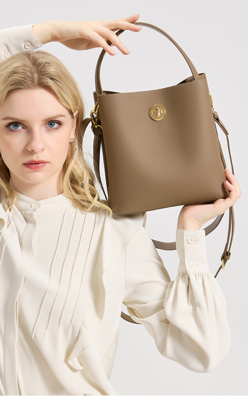 Women Bucket Bag Detail