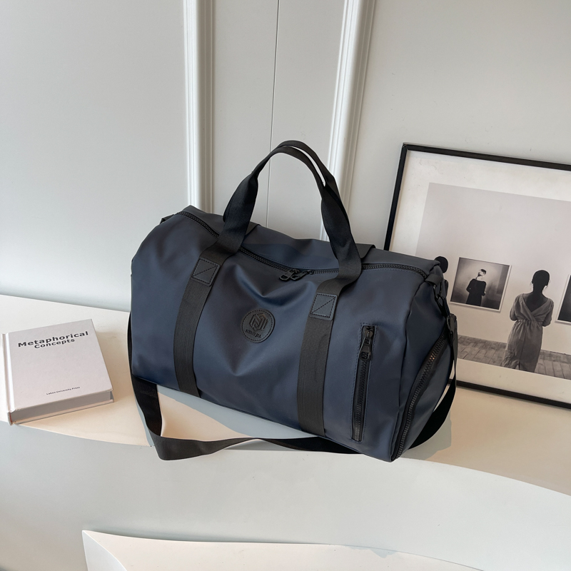 Unisex Lightweight Polyester Travel Gym Bag Wear-Resistant Short Distance Duffle Zipper Fashionable Waterproof Design Letter Men