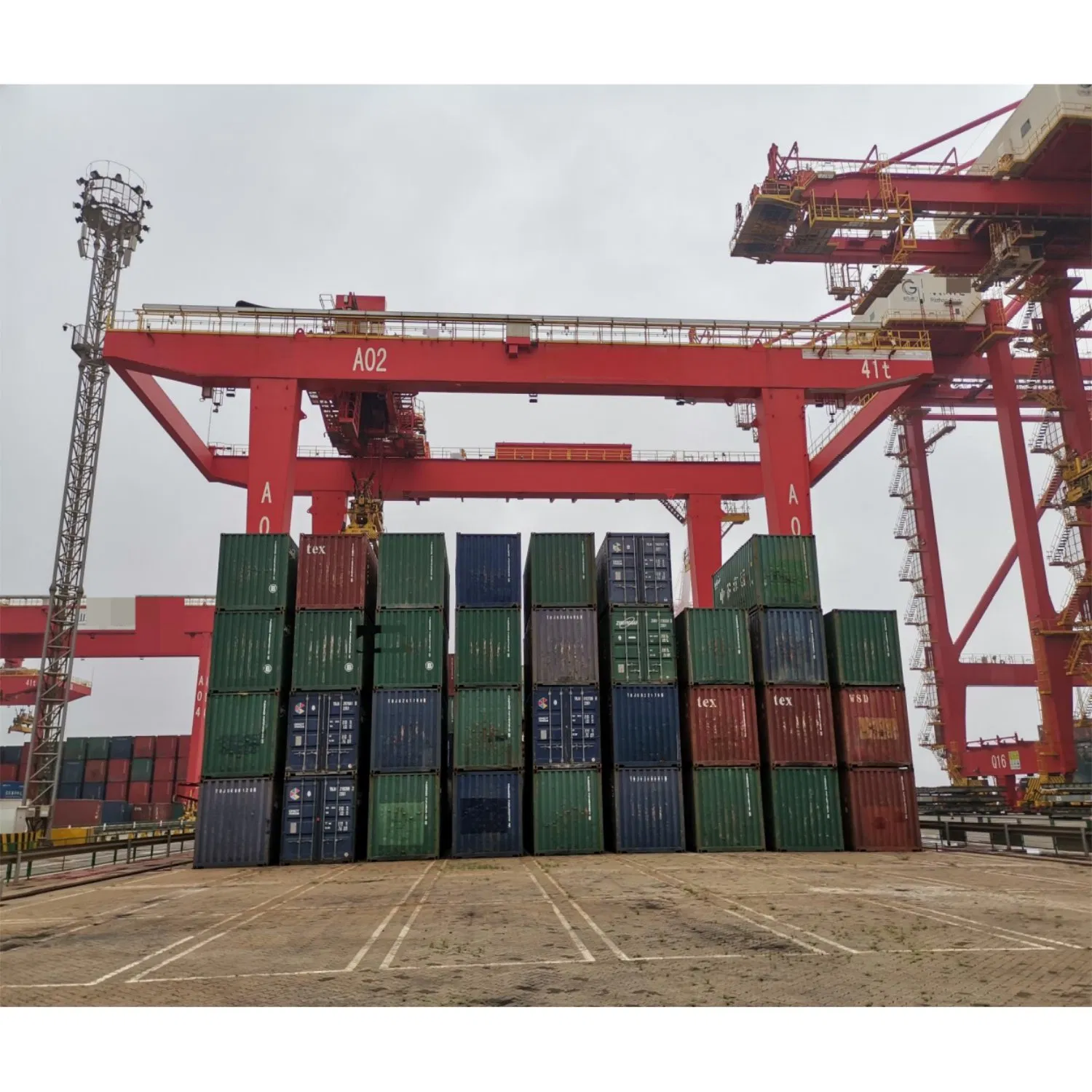 Customizable Heavy-Duty Rubber Tyre Gantry Crane for Cargo