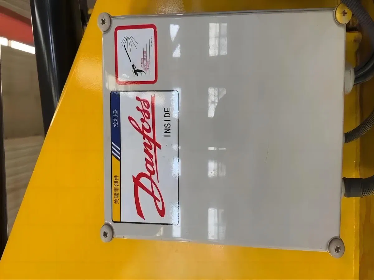 Japan Korea truck chassis aerial lift 30m High-altitude Operation Truck