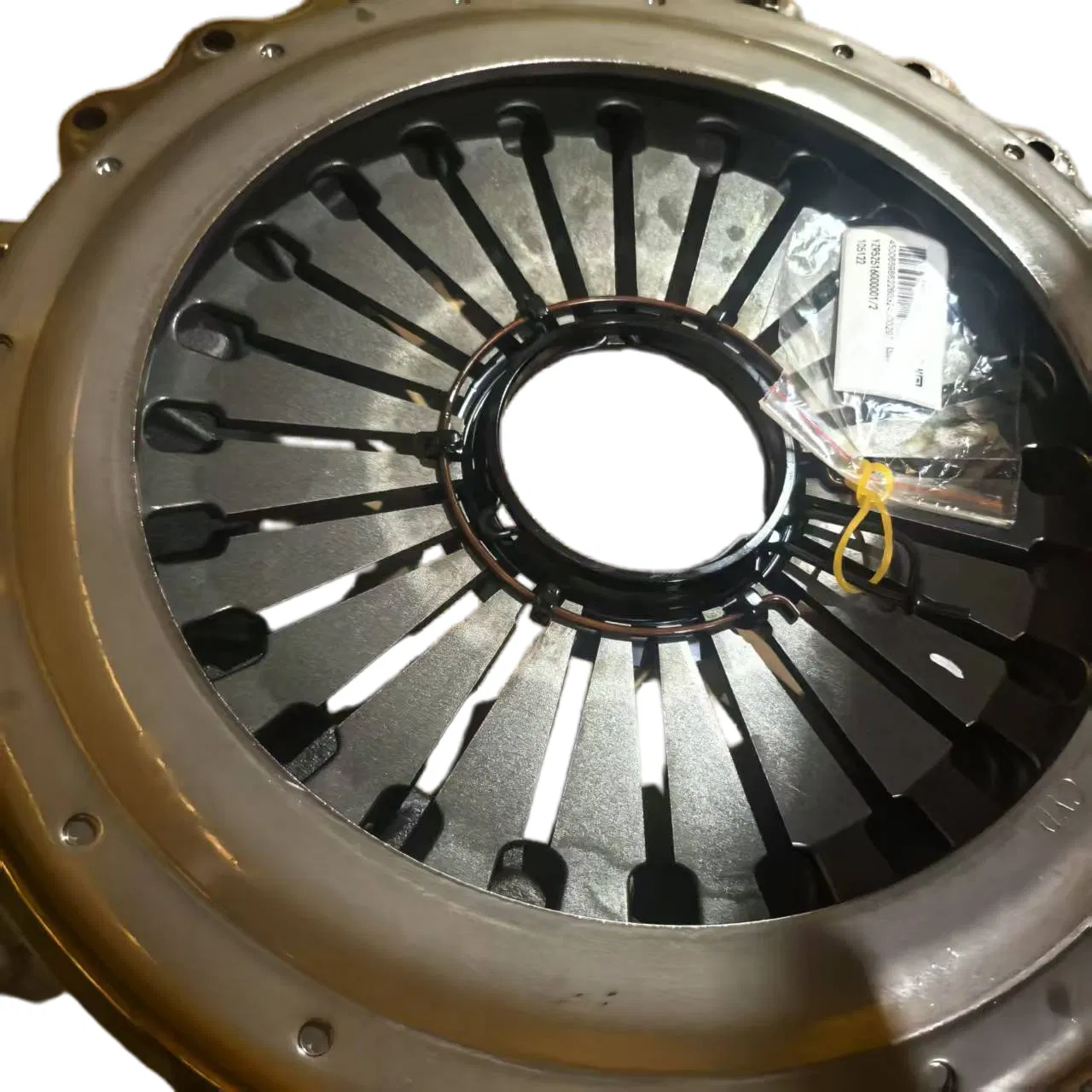 Quality Clutch Cover Assembly 430mm for Sinotruk Heavy-Duty Truck Parts Yz952516000001/2