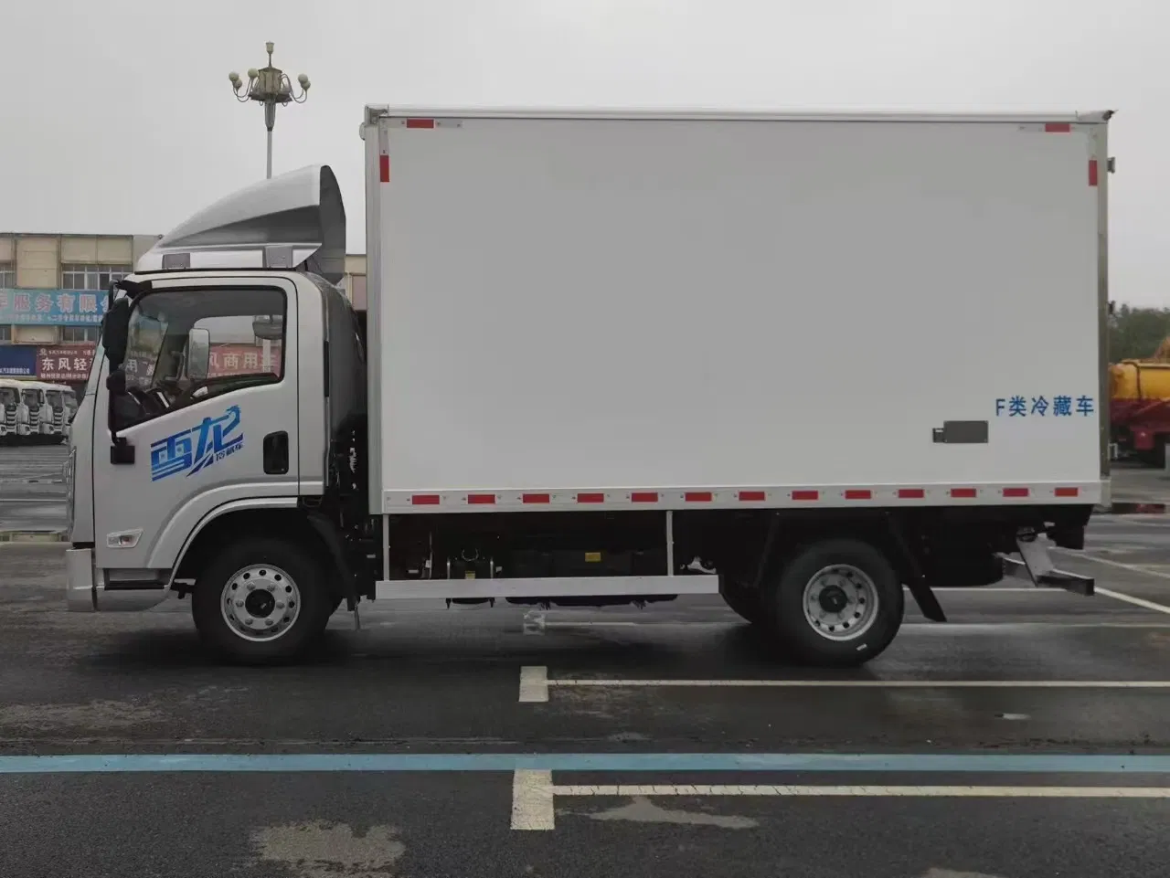 Cooling Truck Meat Refrigerator Van