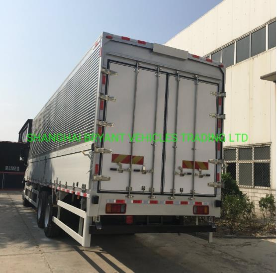 32FT China Isuzu Giga Vc61 10 Wheel Wing Van Truck with Japan Technology Technique 6X4 8X4 Qingling Isuzu Vc61 Wingvan Fly Wing Cargo Truck