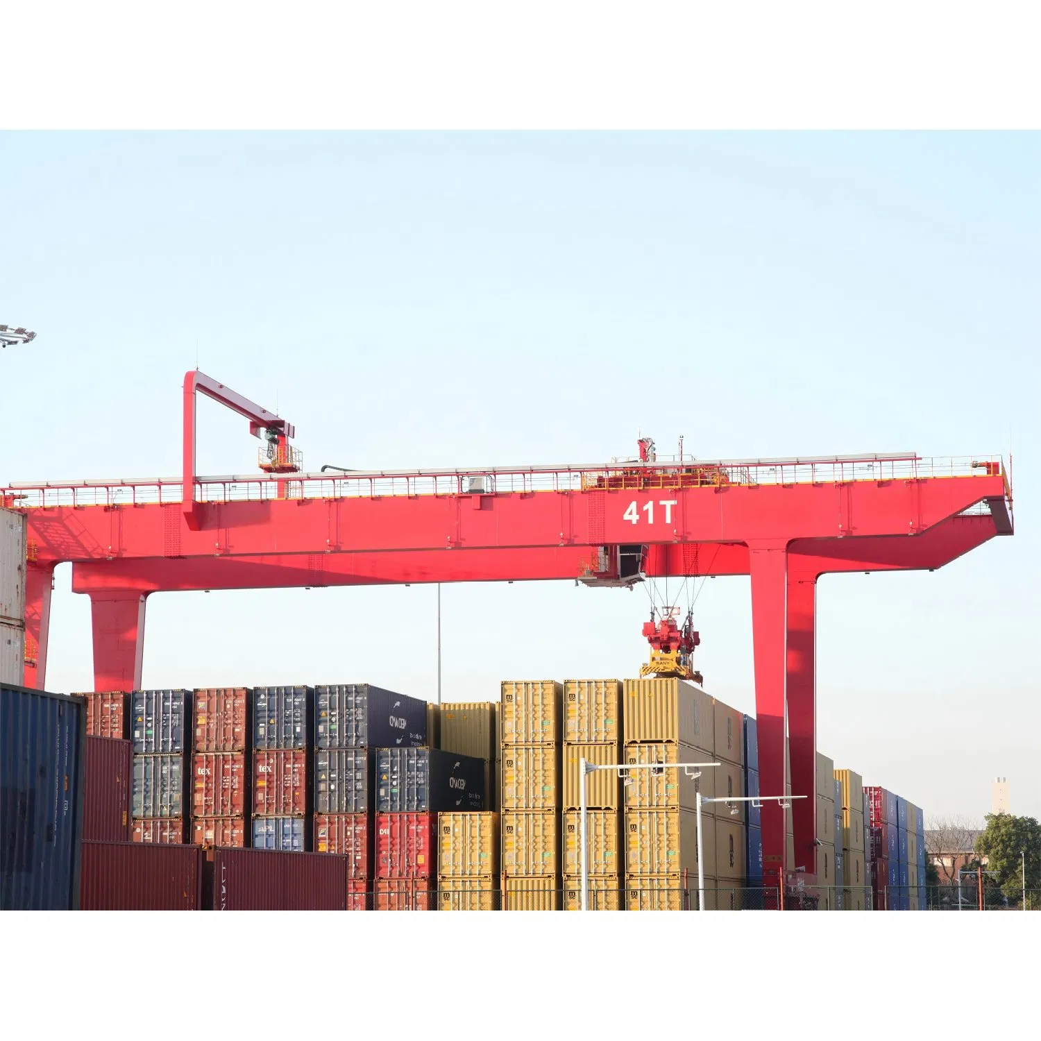 Customizable Heavy-Duty Rubber Tyre Gantry Crane for Cargo