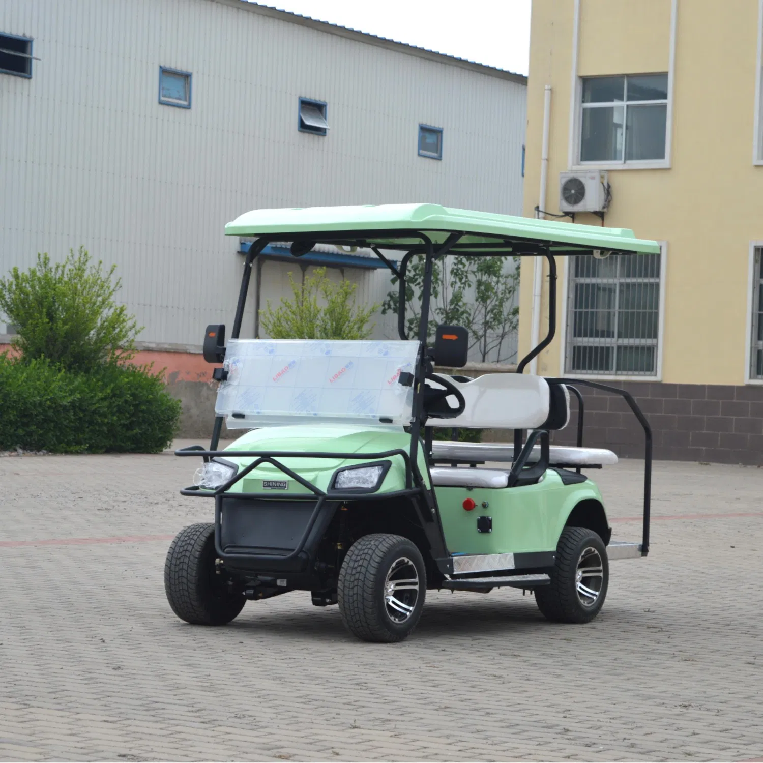 2025 Customized Cargo Carts Delivery Service Logistics Electric Scooters Enclosed Trunk Golf Cart City Drive