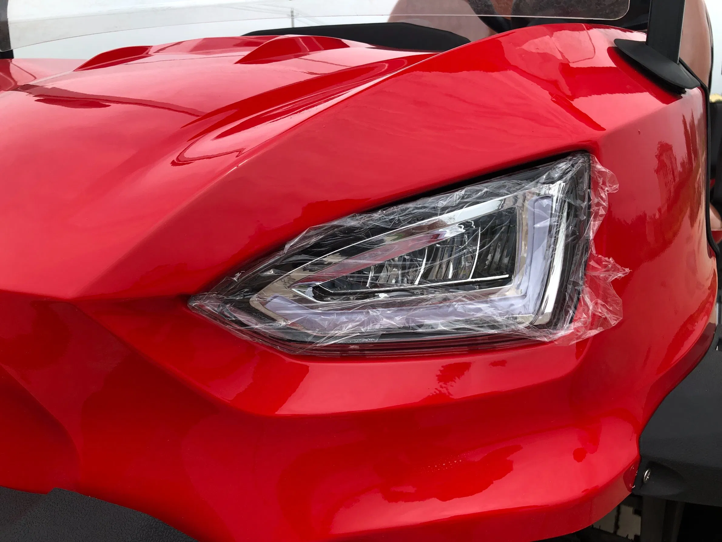 Heavy Duty Ka Multiple Passenger Resort Golf Cart Foldable Windshield