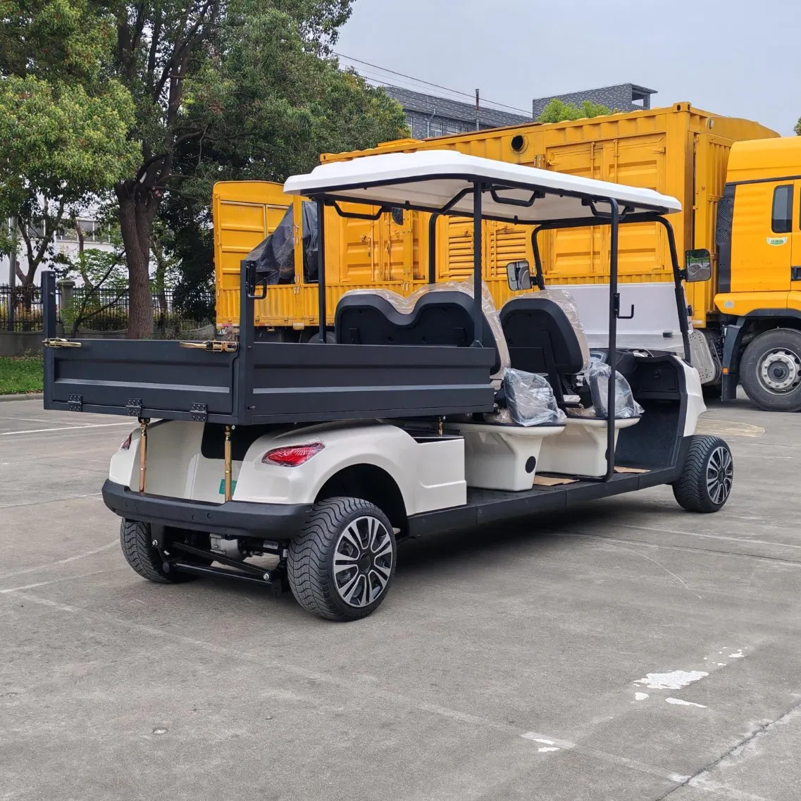 Factory Supply 4 Seat Electric Tool Cart, Ideal for Maintenance Crew Transport with Cargo Space in Large Parks and Airports