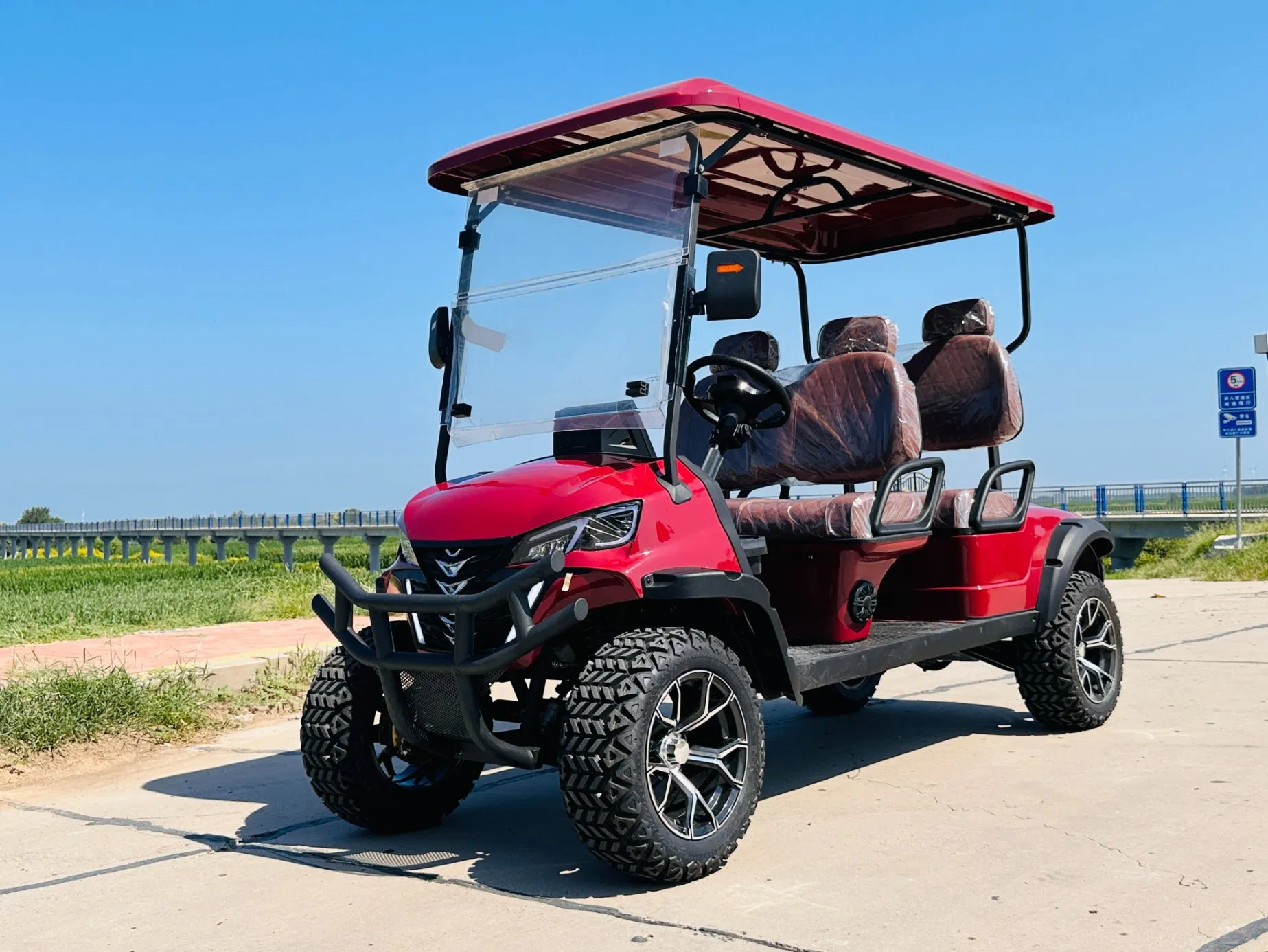 Economy Lead-Acid 4-Seat Electric Golf Cart for Budget-Conscious Buyers &amp; Rental Fleets with Maintenance-Free Batteries