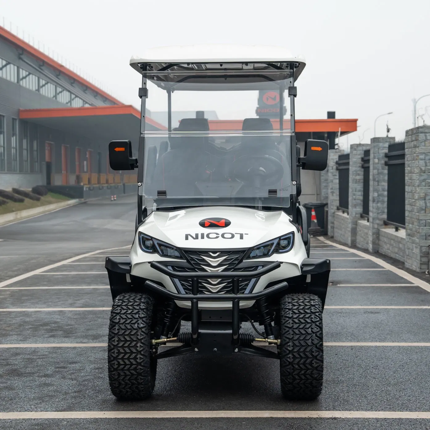 Durable 6 Passenger Electric Shuttle Cart with Steel Frame Structure for Resort Hotel Airport Personnel Shuttle