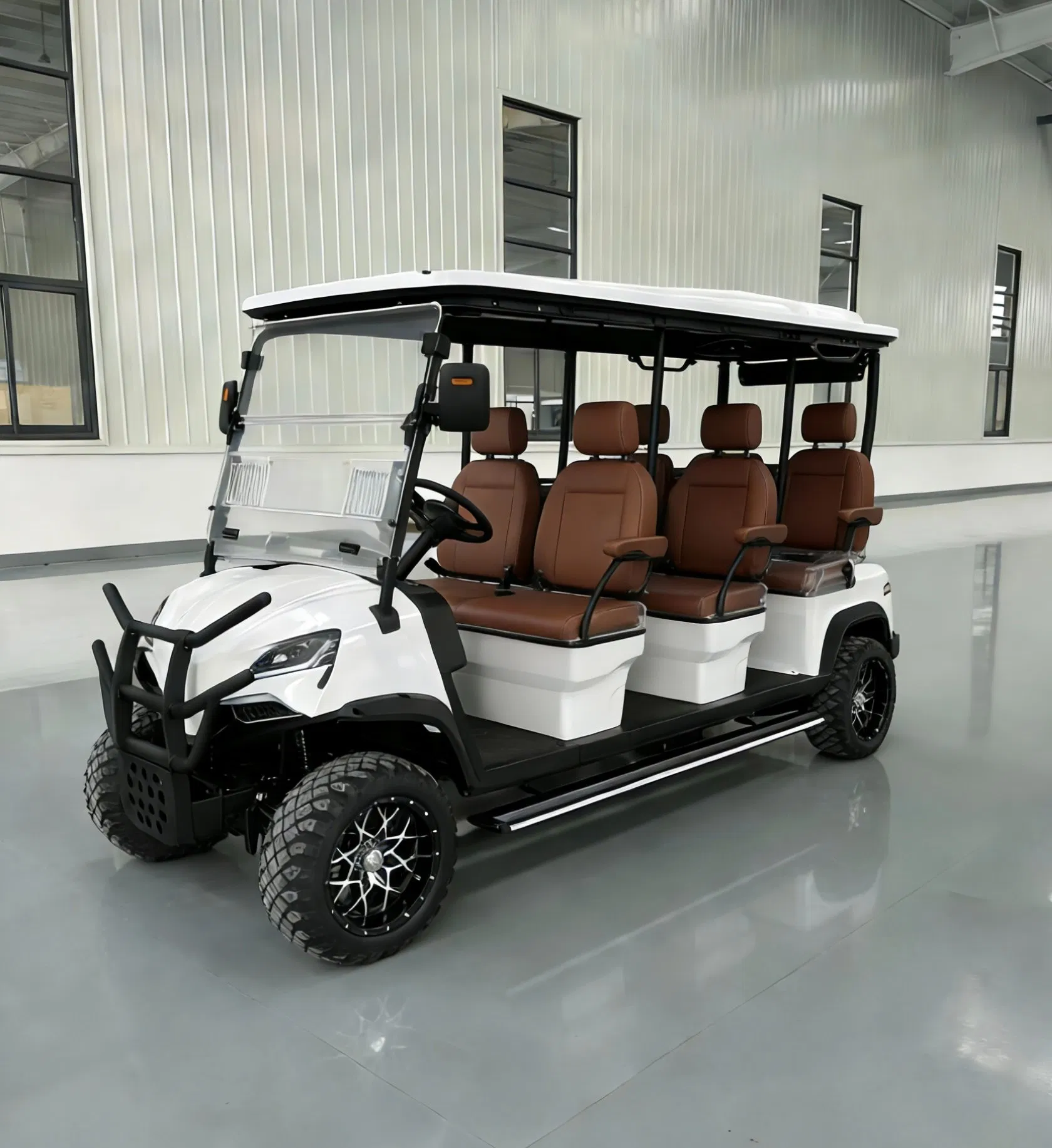 Luxurious 4-Seaters Golf Cart with Embroidered Logo Seats for Resort Fleet