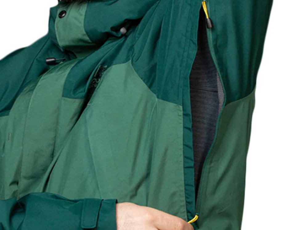 Custom ODMOEM Outdoor Waterproof Rain Jacket for Hiking, Camping & Mountaineering (1)